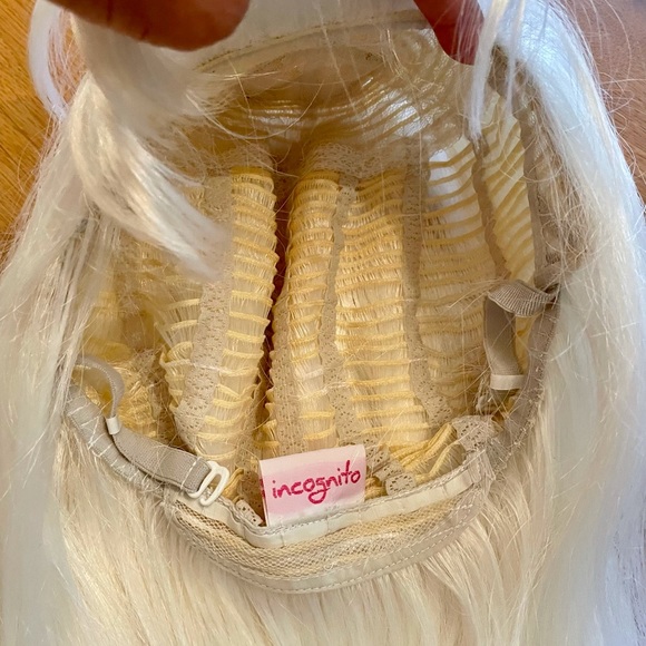 Incognito Diva Wig in Snow White - Picture 3 of 5